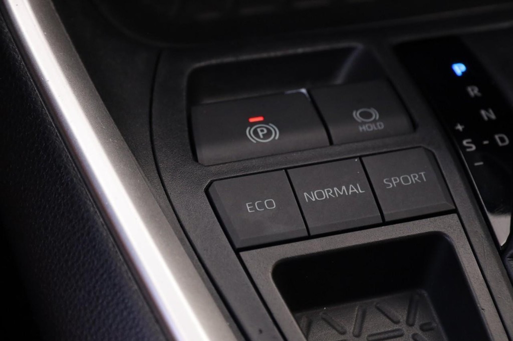 Toyota RAV4 Vehicle Full-screen Gallery Image 20