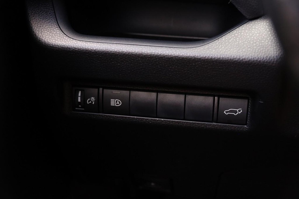 Toyota RAV4 Vehicle Full-screen Gallery Image 21