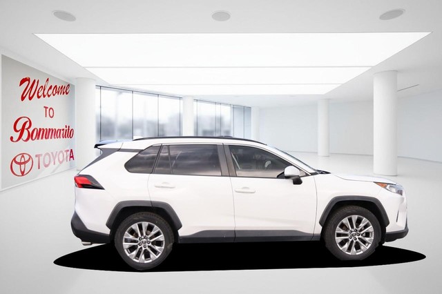 Toyota RAV4 Vehicle Image 05