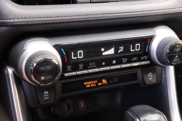 Toyota RAV4 Vehicle Image 19
