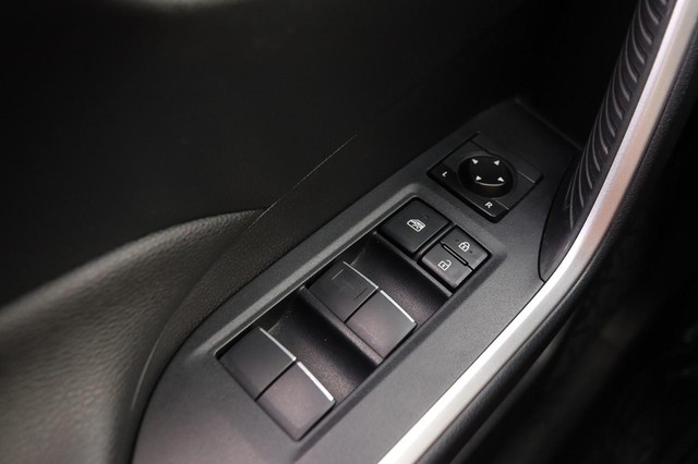 Toyota RAV4 Vehicle Image 22