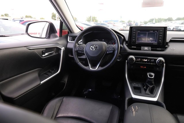 Toyota RAV4 Vehicle Image 24