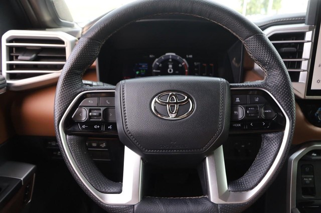 Toyota Tundra 4WD Vehicle Image 11
