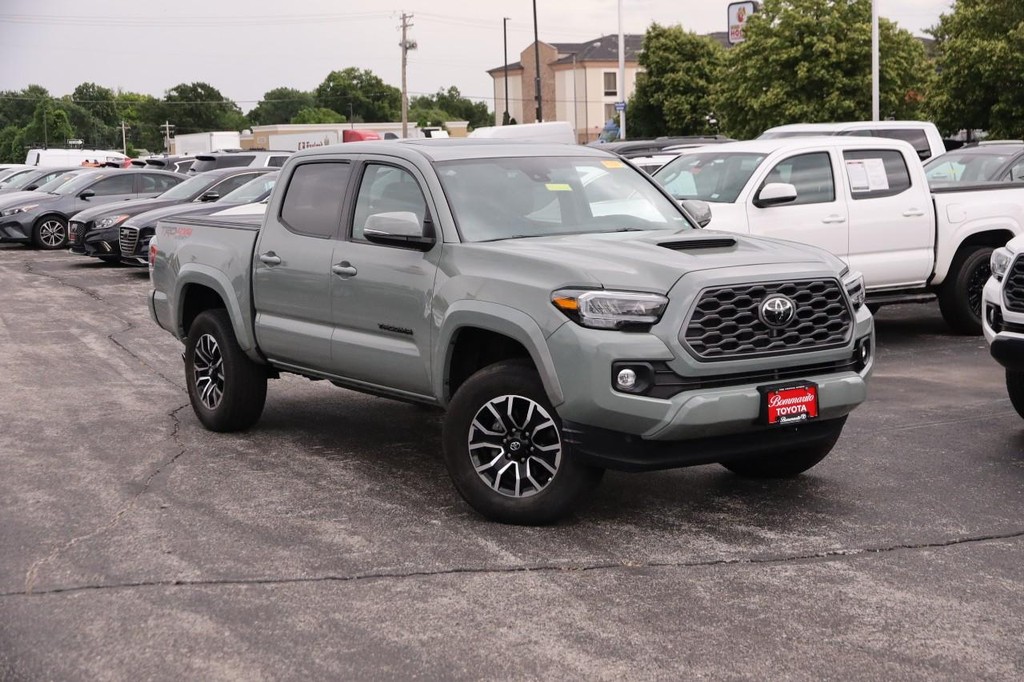 Toyota Tacoma 4WD Vehicle Full-screen Gallery Image 2