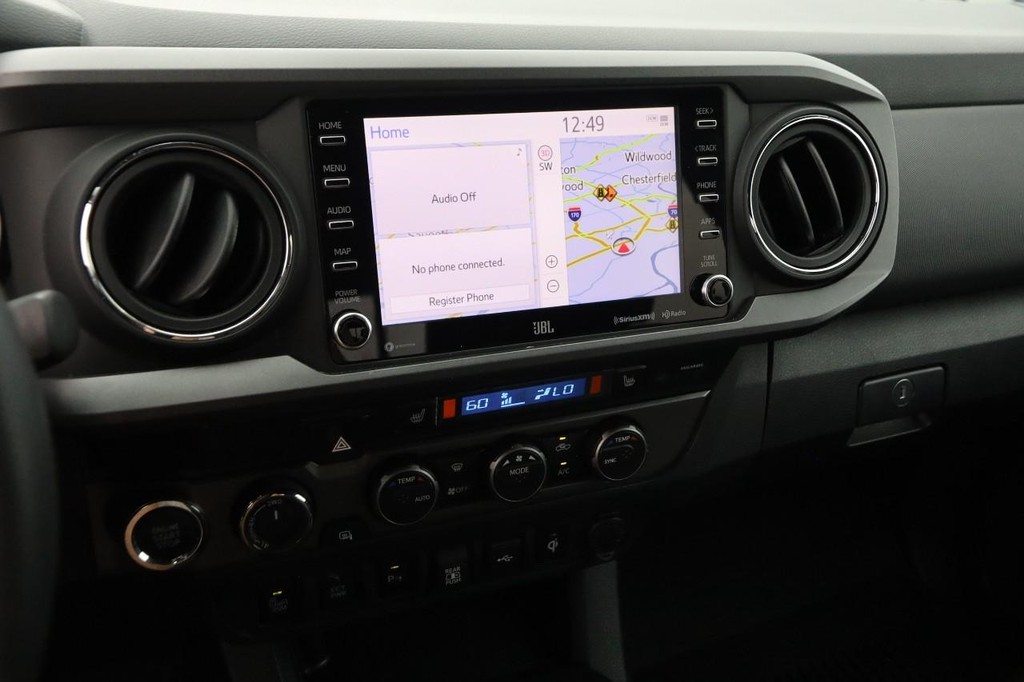 Toyota Tacoma 4WD Vehicle Full-screen Gallery Image 16