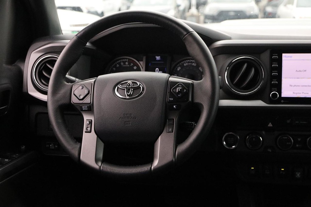 Toyota Tacoma 4WD Vehicle Full-screen Gallery Image 24