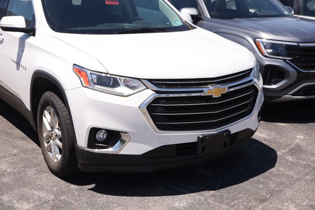 Chevrolet Traverse Vehicle Full-screen Gallery Image 02