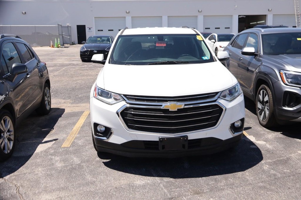 Chevrolet Traverse Vehicle Full-screen Gallery Image 03