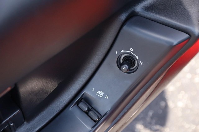 Chevrolet Corvette Vehicle Image 10