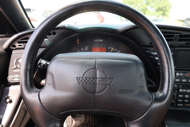 Chevrolet Corvette Vehicle Image 11
