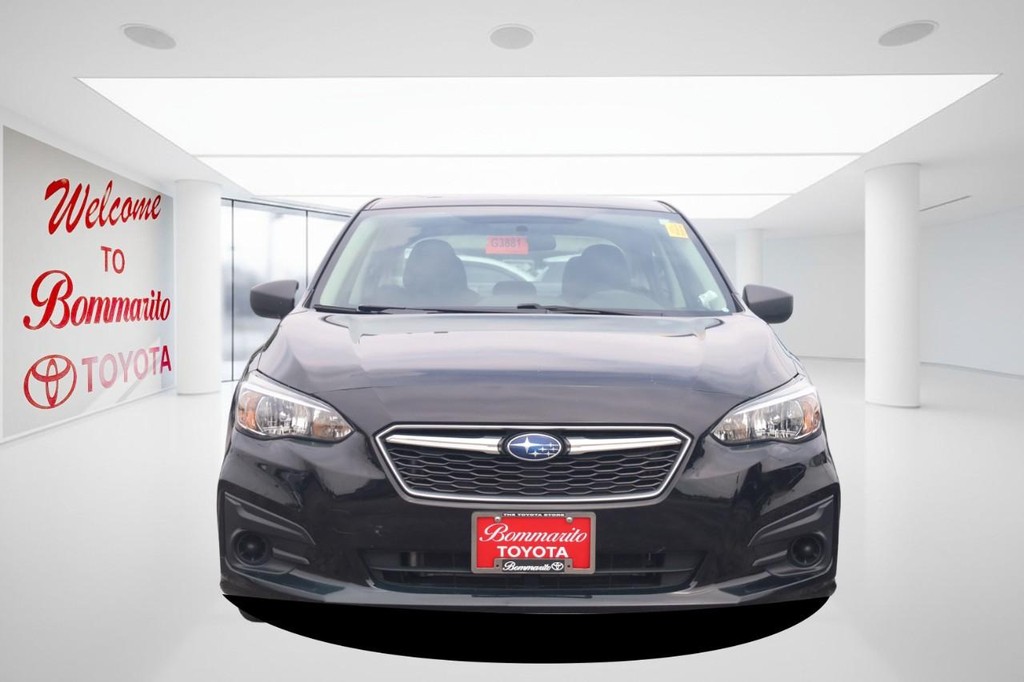 Subaru Impreza Vehicle Full-screen Gallery Image 4