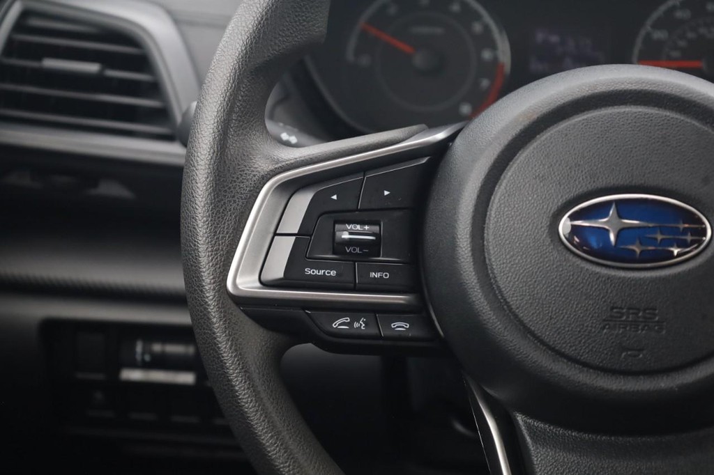 Subaru Impreza Vehicle Full-screen Gallery Image 10