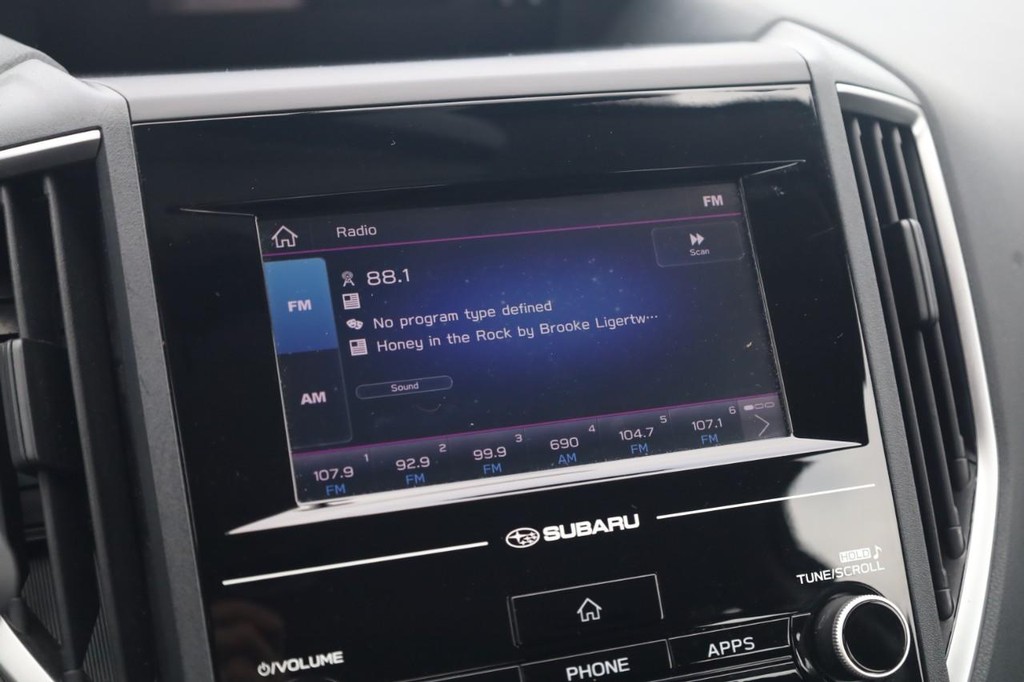 Subaru Impreza Vehicle Full-screen Gallery Image 16