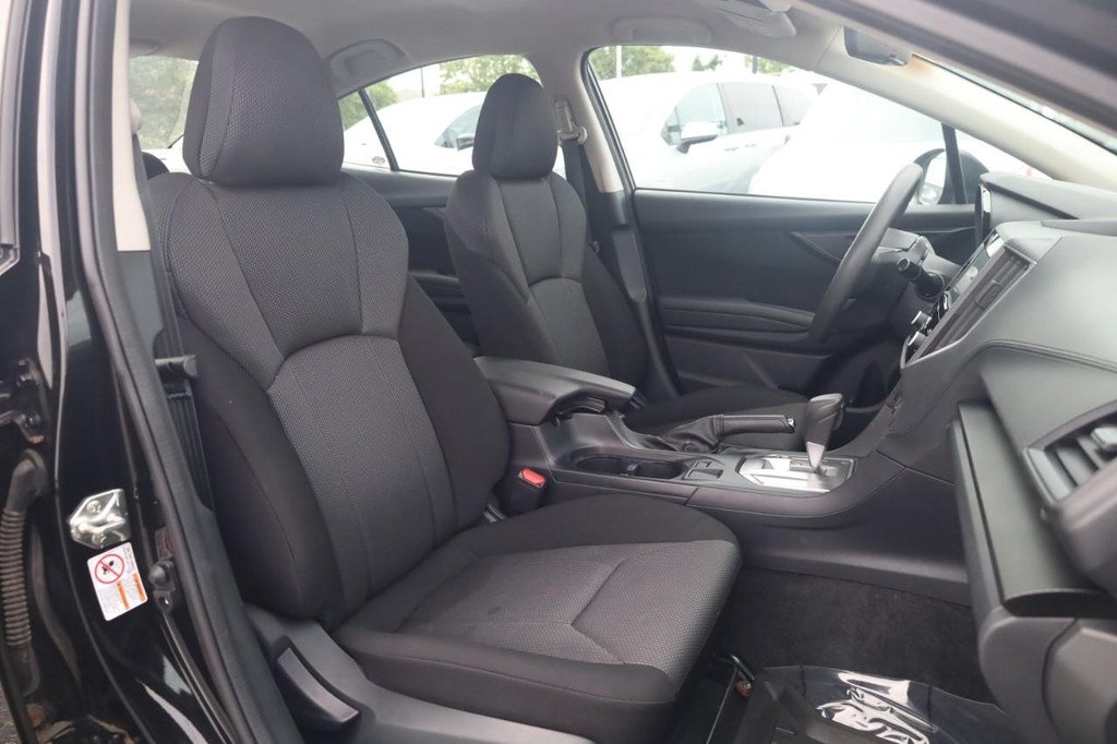 Subaru Impreza Vehicle Full-screen Gallery Image 21