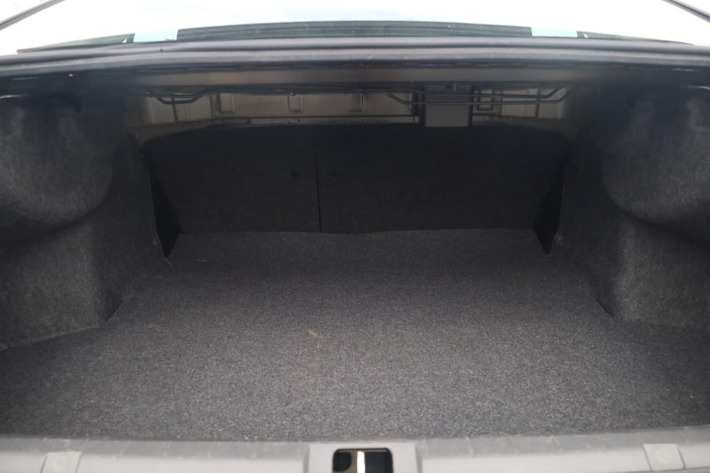 Subaru Impreza Vehicle Full-screen Gallery Image 25