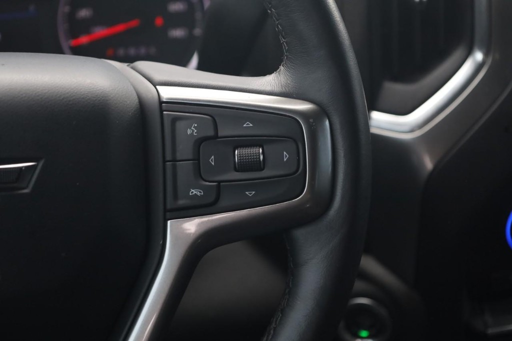 Chevrolet Silverado 1500 Vehicle Full-screen Gallery Image 9