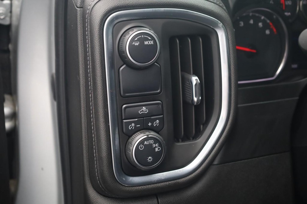 Chevrolet Silverado 1500 Vehicle Full-screen Gallery Image 12