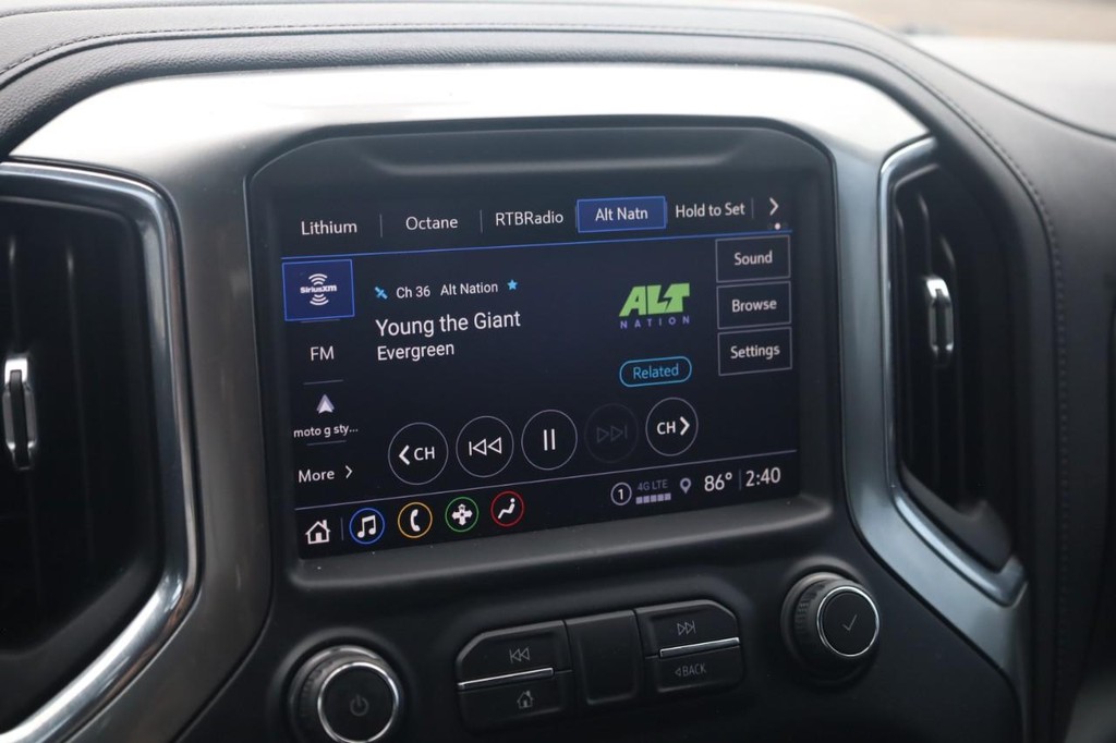 Chevrolet Silverado 1500 Vehicle Full-screen Gallery Image 14
