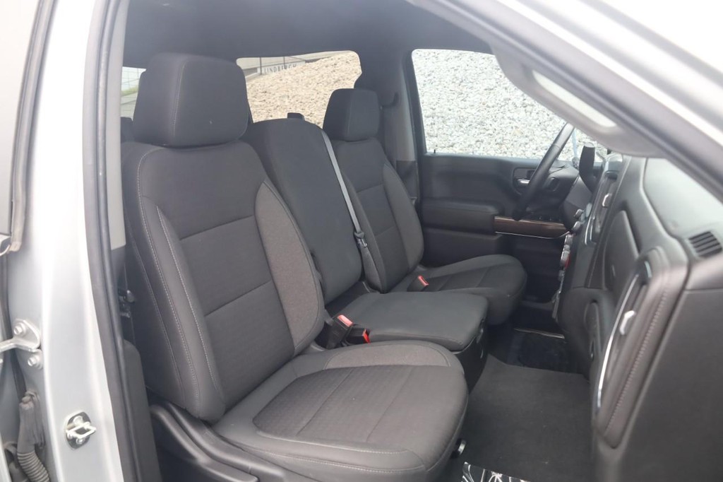 Chevrolet Silverado 1500 Vehicle Full-screen Gallery Image 19