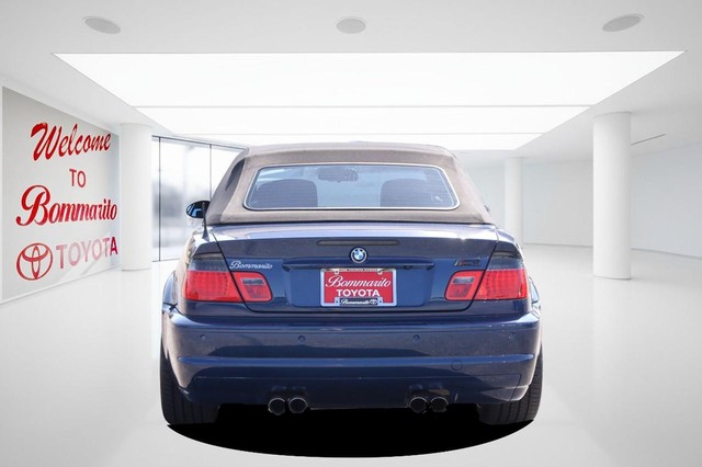 BMW 3 Series Vehicle Full-screen Gallery Image 6