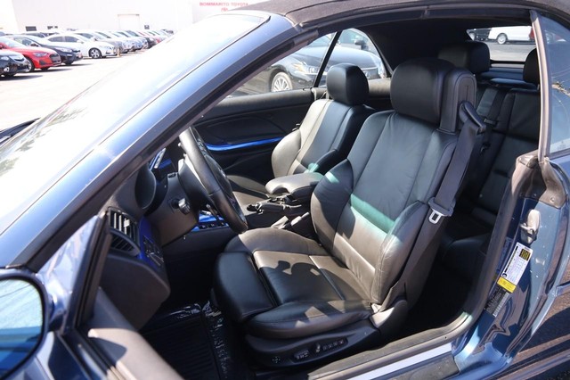 BMW 3 Series Vehicle Full-screen Gallery Image 7