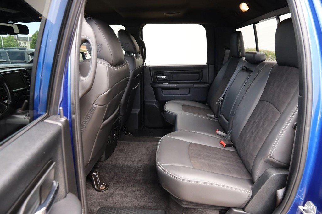 Ram 1500 Vehicle Full-screen Gallery Image 9