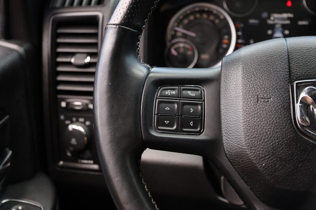 Ram 1500 Vehicle Full-screen Gallery Image 11