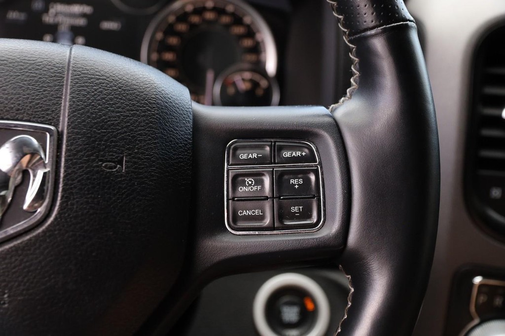 Ram 1500 Vehicle Full-screen Gallery Image 12