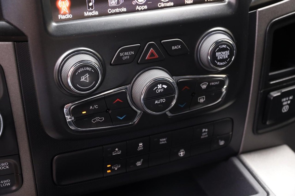 Ram 1500 Vehicle Full-screen Gallery Image 17