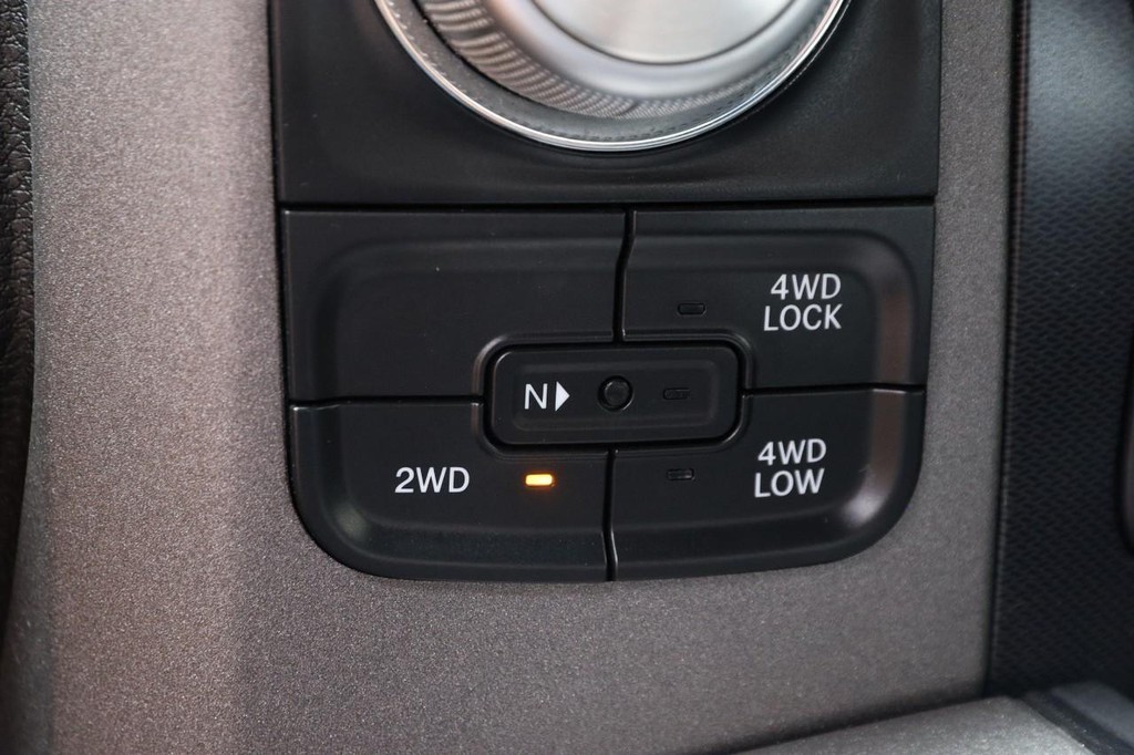 Ram 1500 Vehicle Full-screen Gallery Image 18