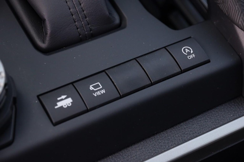 Toyota Tacoma 4WD Vehicle Full-screen Gallery Image 20