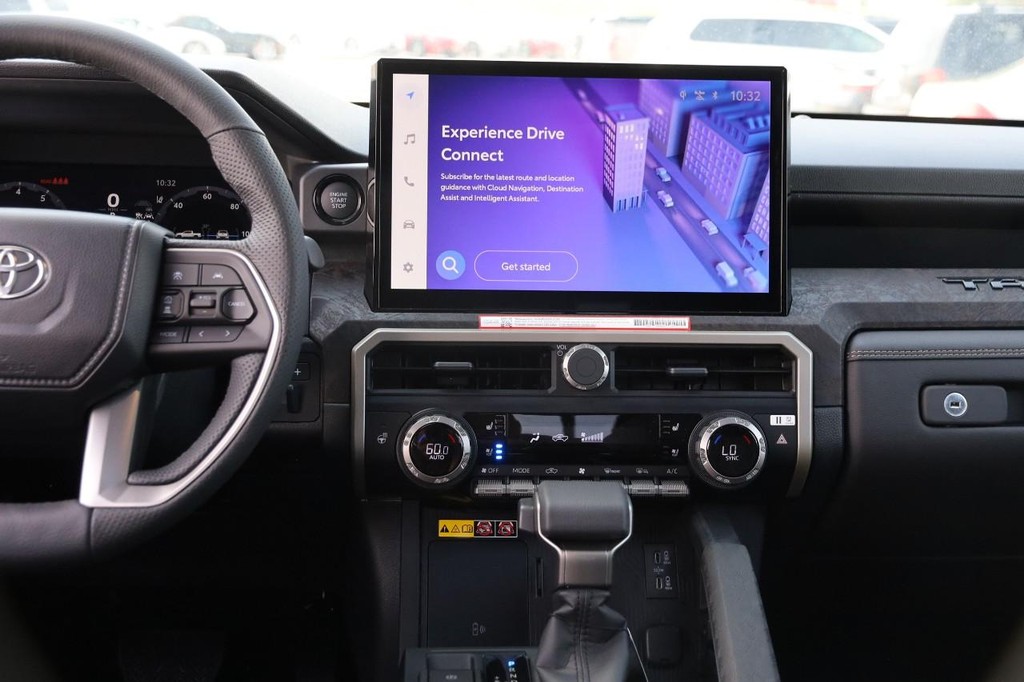 Toyota Tacoma 4WD Vehicle Full-screen Gallery Image 27