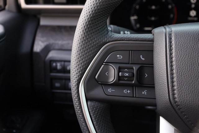 Toyota Tacoma 4WD Vehicle Image 12