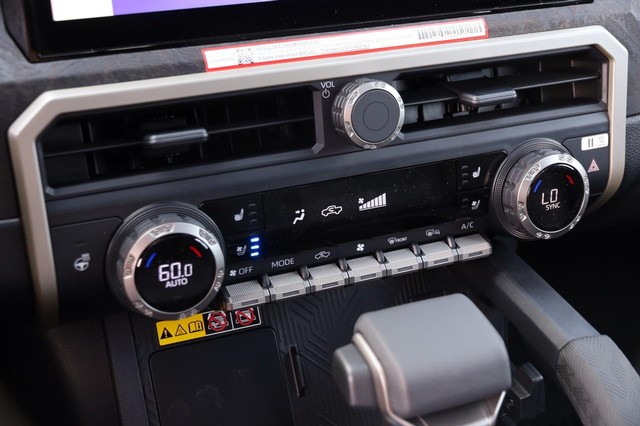 Toyota Tacoma 4WD Vehicle Image 18