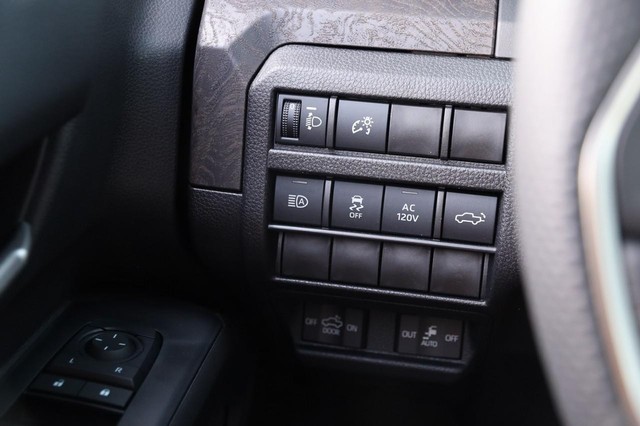 Toyota Tacoma 4WD Vehicle Image 23