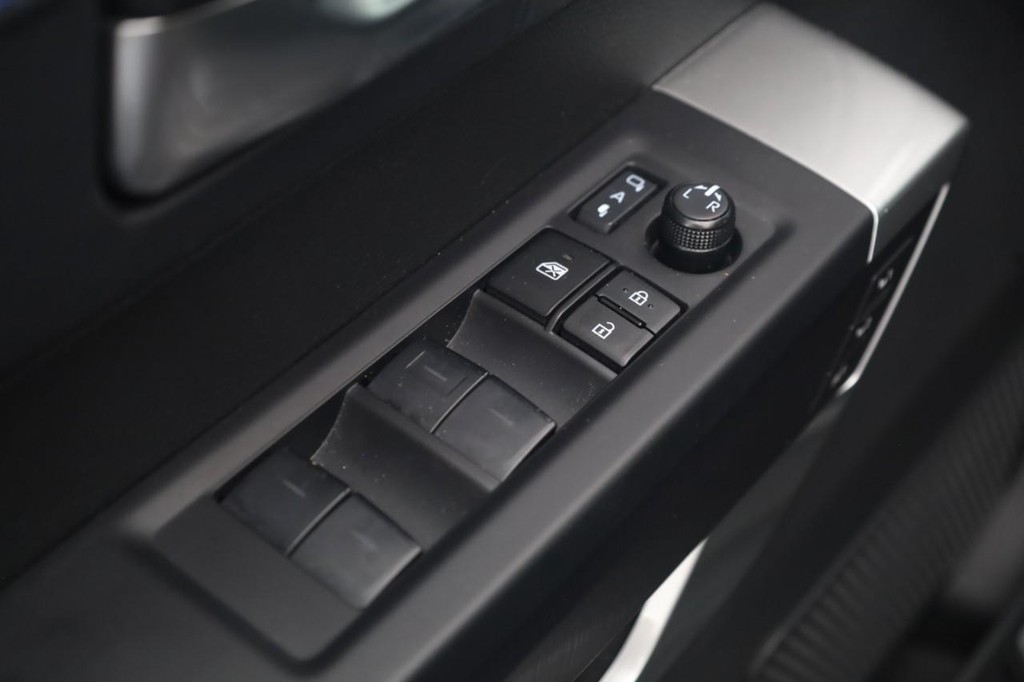 Toyota Sequoia Vehicle Full-screen Gallery Image 10
