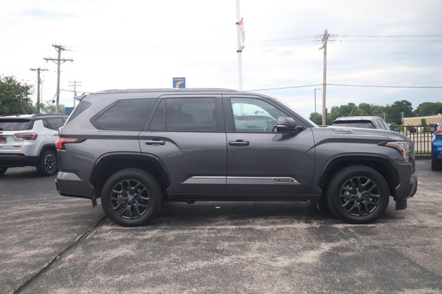 Toyota Sequoia Vehicle Image 04