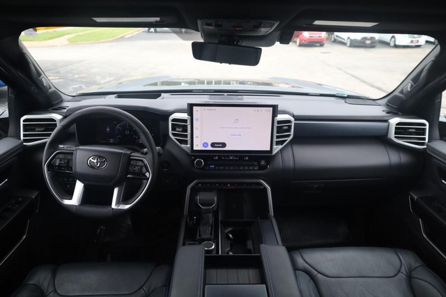 Toyota Sequoia Vehicle Image 06