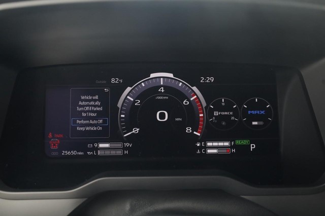 Toyota Sequoia Vehicle Image 13