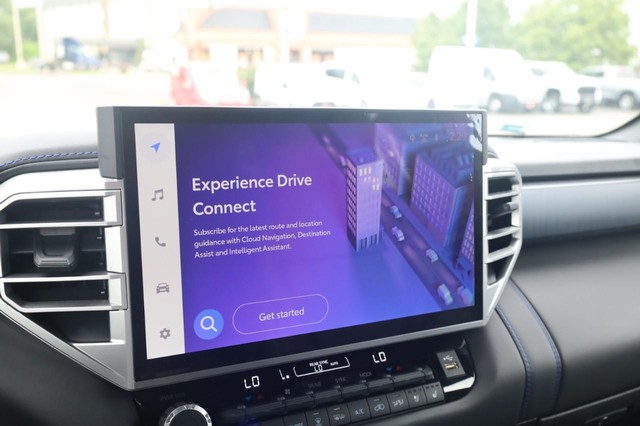 Toyota Sequoia Vehicle Image 14