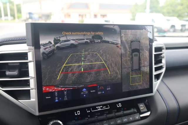Toyota Sequoia Vehicle Image 15