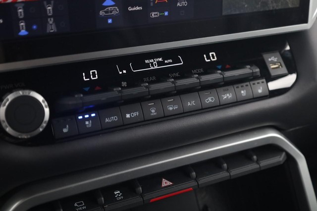 Toyota Sequoia Vehicle Image 16