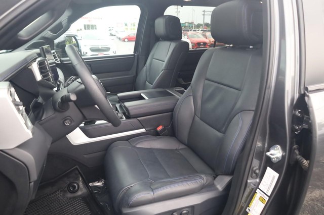 Toyota Sequoia Vehicle Image 19