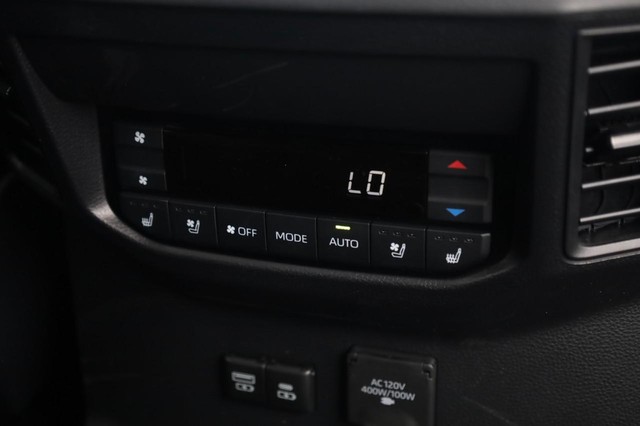 Toyota Sequoia Vehicle Image 22