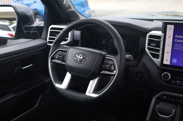 Toyota Sequoia Vehicle Image 23