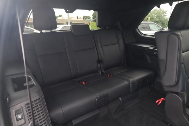 Toyota Sequoia Vehicle Image 25