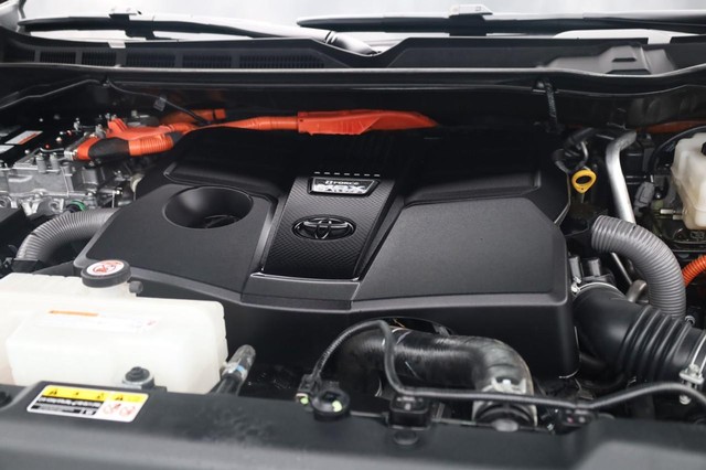 Toyota Sequoia Vehicle Image 28