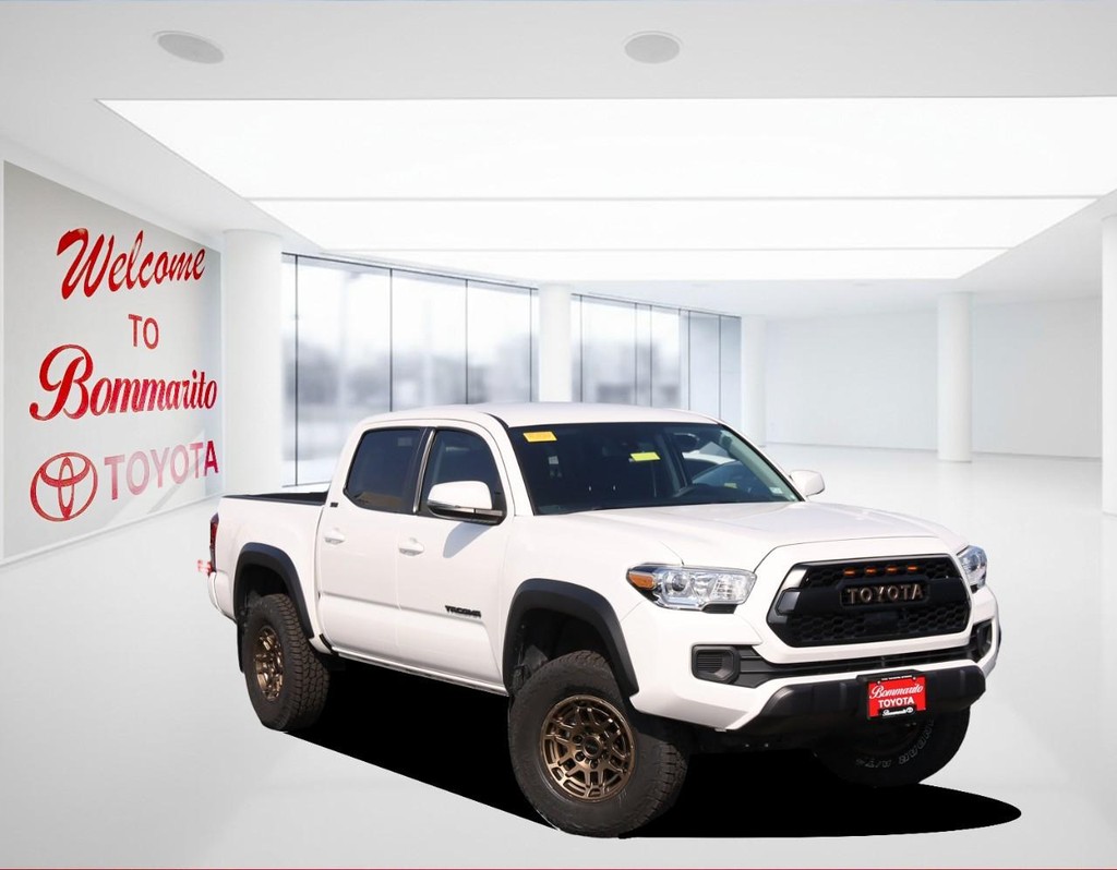 Toyota Tacoma 4WD Vehicle Full-screen Gallery Image 2