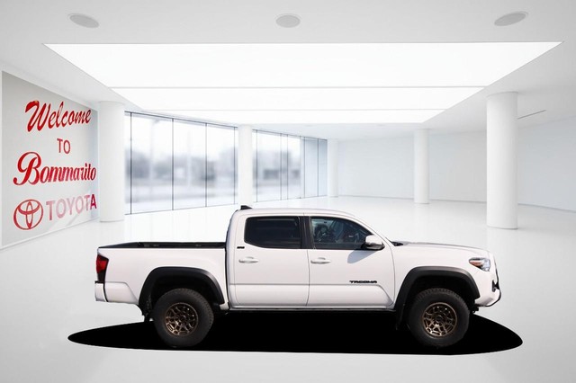 Toyota Tacoma 4WD Vehicle Image 05