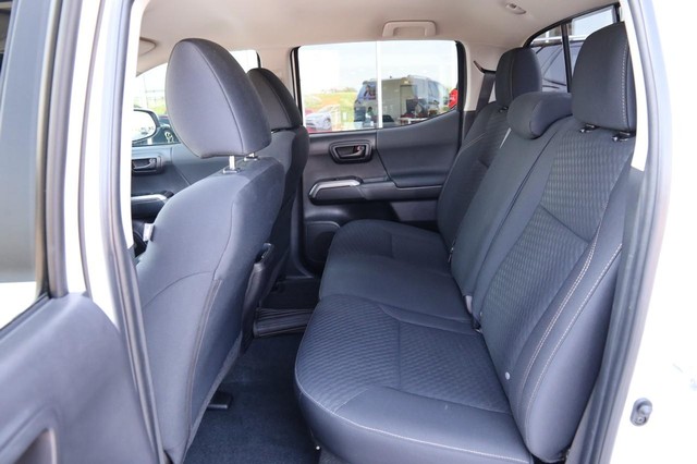 Toyota Tacoma 4WD Vehicle Image 09